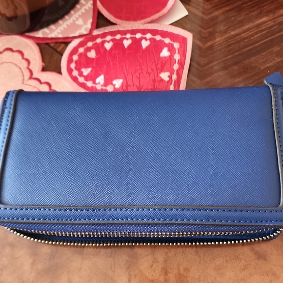 Liz Claiborne Royal Blue Wallet with Logo - Picture 4 of 6